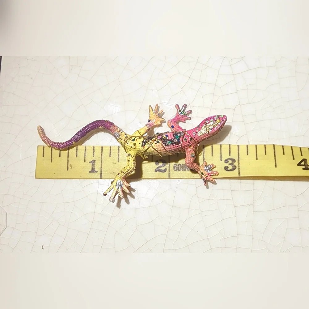 Colorful lizard, iguana wired wrapped brooch